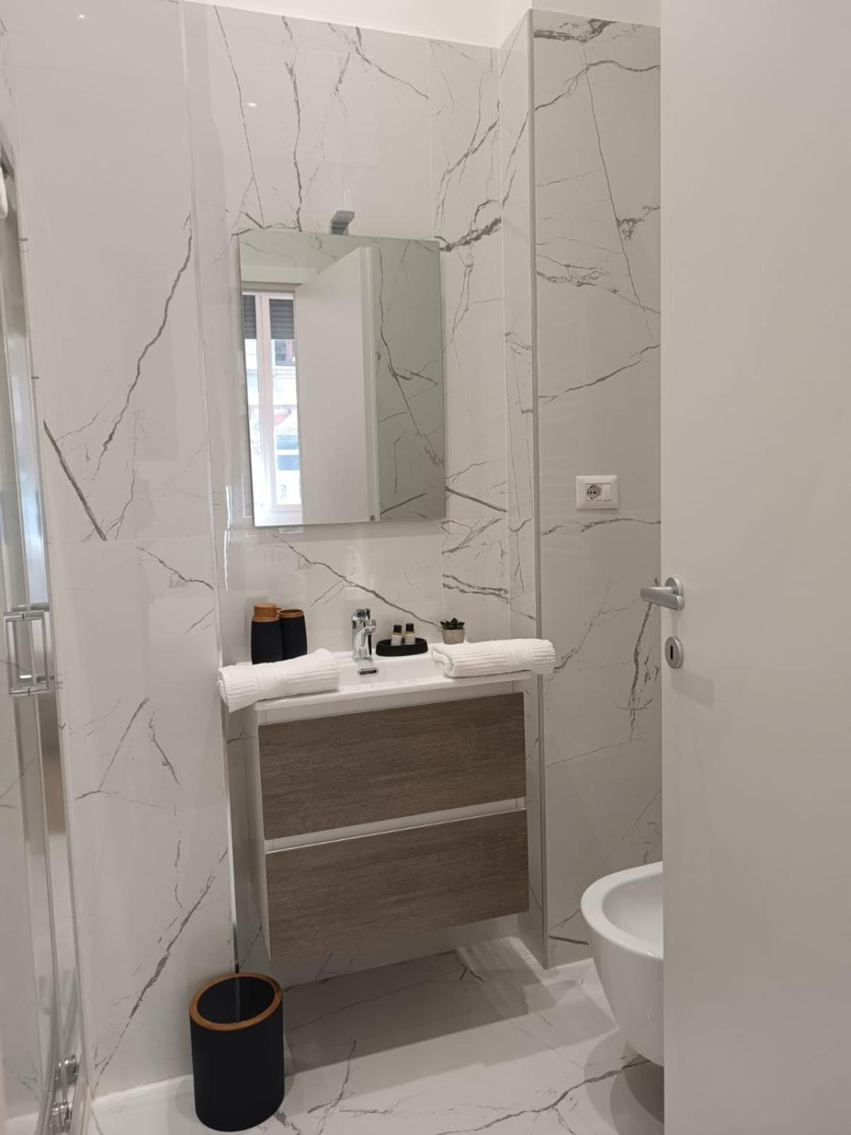 Be-C0 Centrale New Double Suite Milano Exteriör bild